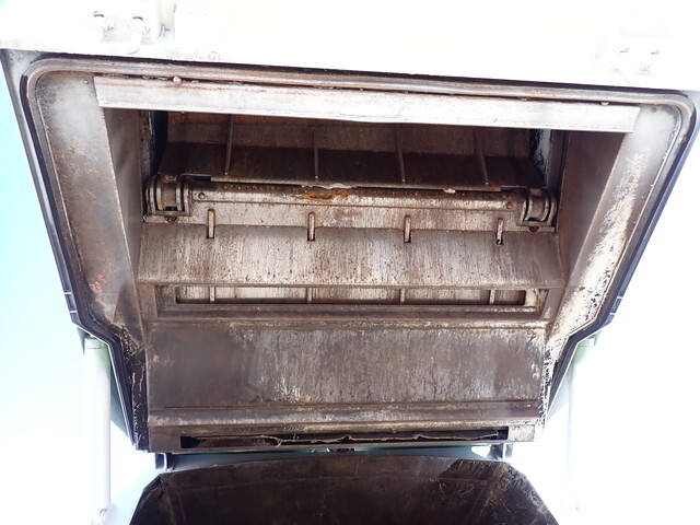 いすゞエルフパッカー車（塵芥車）小型（2t・3t）[写真15]