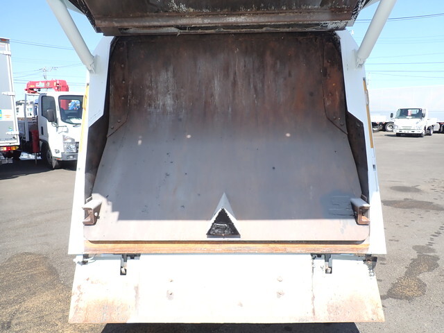 いすゞエルフパッカー車（塵芥車）小型（2t・3t）[写真18]