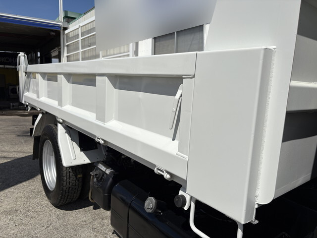 三菱ふそうキャンターダンプ小型（2t・3t）[写真18]