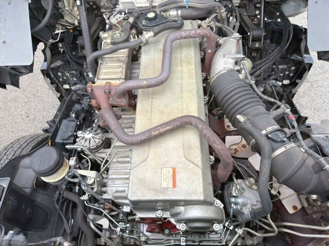 日野プロフィアトレーラーヘッド（トラクターヘッド）大型（10t）[写真18]