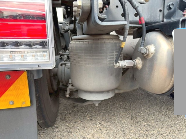 日野プロフィアトレーラーヘッド（トラクターヘッド）大型（10t）[写真06]