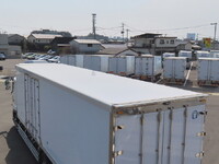 日野プロフィア冷凍車（冷蔵車）大型（10t）[写真09]