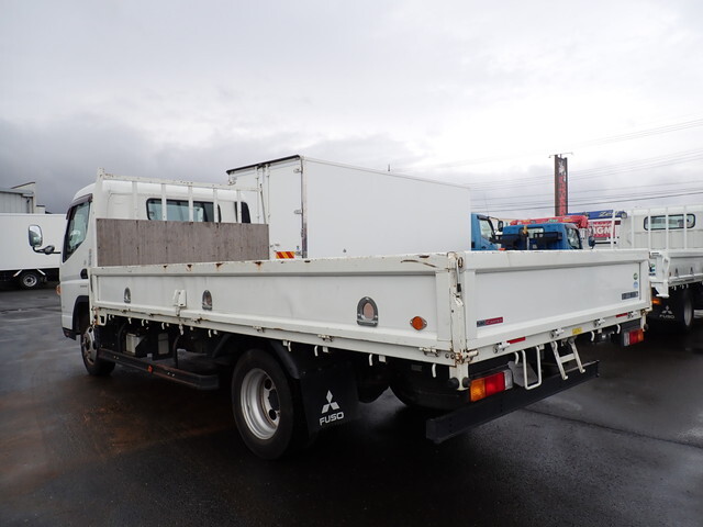 三菱ふそうキャンター平ボディ小型（2t・3t）[写真02]
