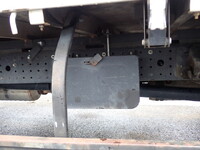 三菱ふそうキャンター平ボディ小型（2t・3t）[写真24]