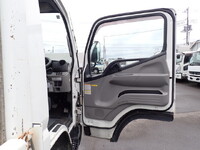 三菱ふそうキャンター平ボディ小型（2t・3t）[写真27]