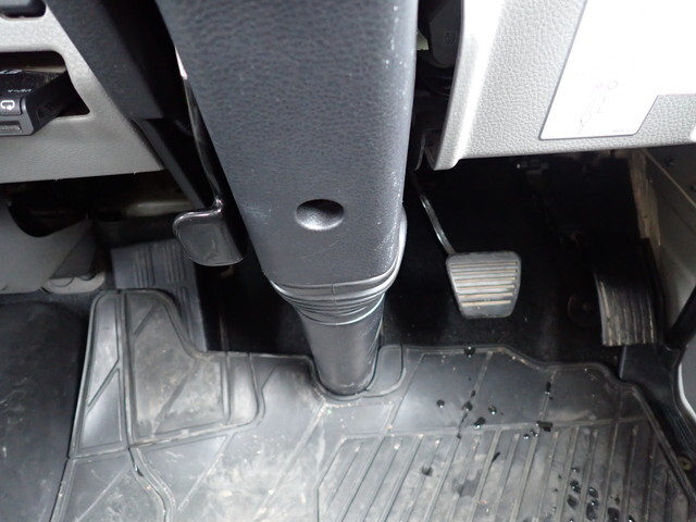 三菱ふそうキャンター平ボディ小型（2t・3t）[写真30]