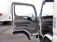 三菱ふそうキャンター平ボディ小型（2t・3t）[写真33]