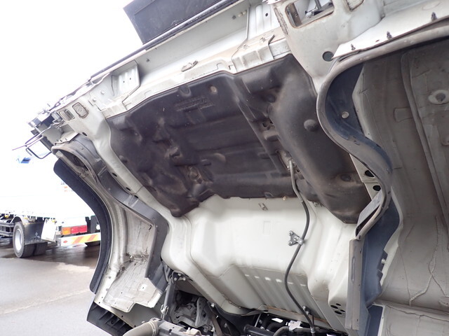 三菱ふそうキャンター平ボディ小型（2t・3t）[写真38]