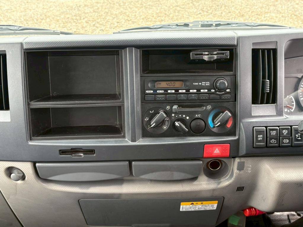 いすゞエルフクレーン4段小型（2t・3t）[写真16]