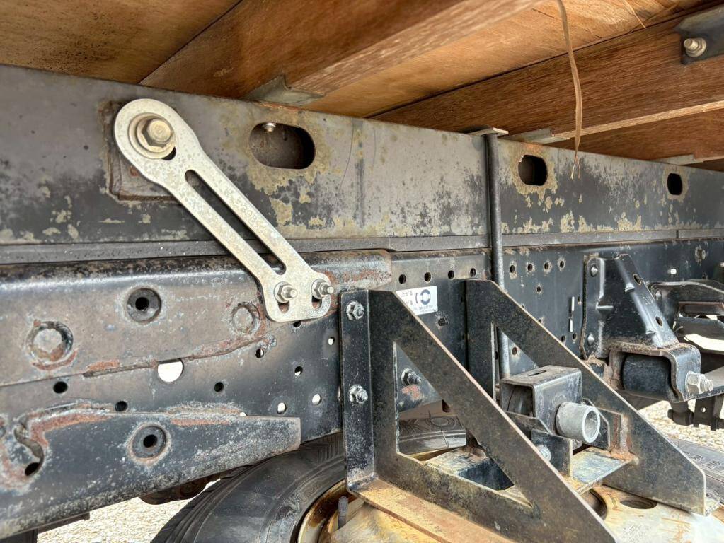 いすゞエルフクレーン4段小型（2t・3t）[写真09]