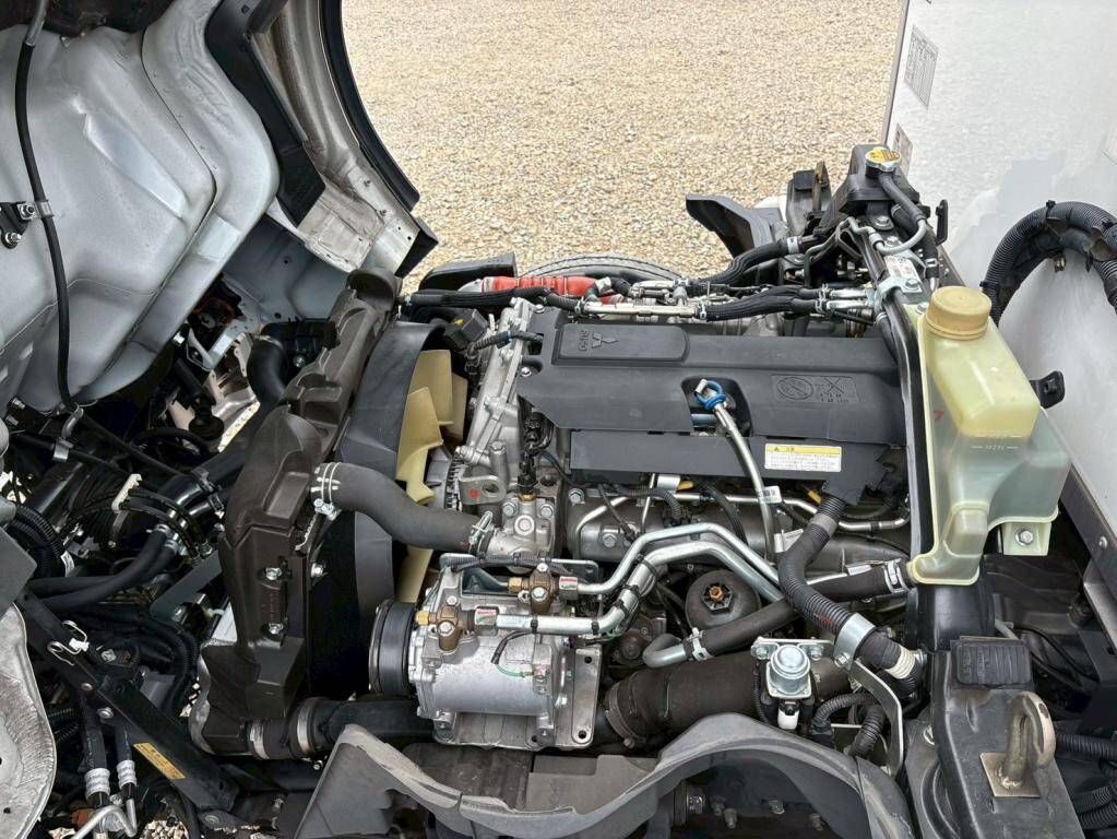 三菱ふそうキャンター冷凍車（冷蔵車）小型（2t・3t）[写真14]