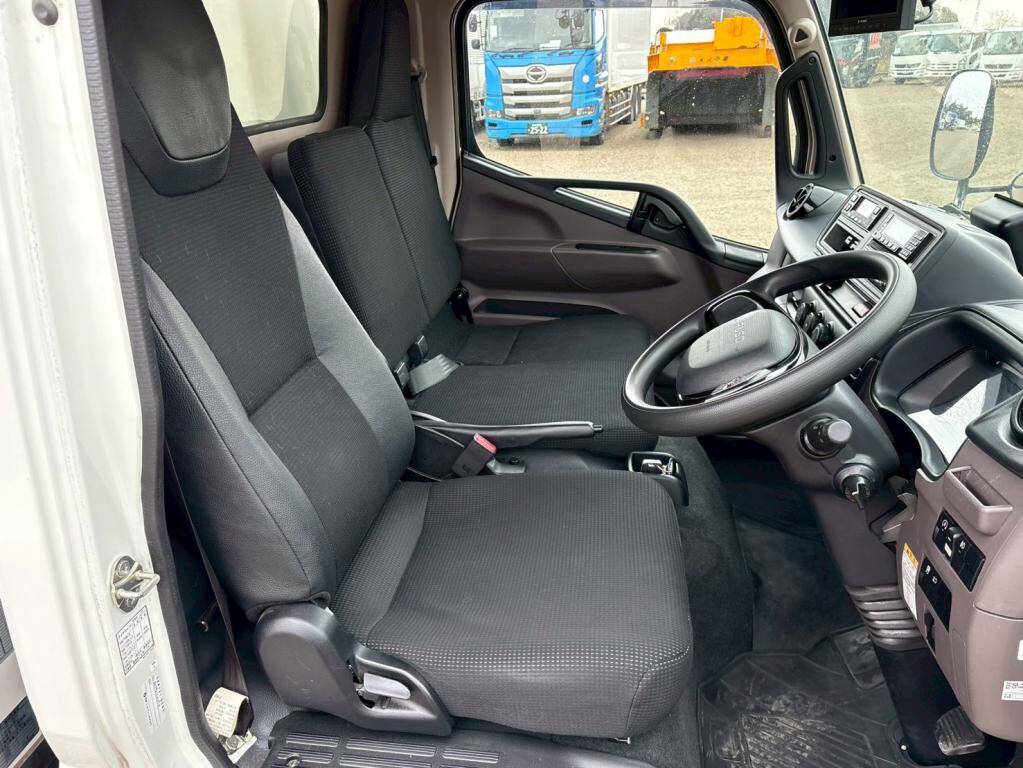 三菱ふそうキャンター冷凍車（冷蔵車）小型（2t・3t）[写真17]