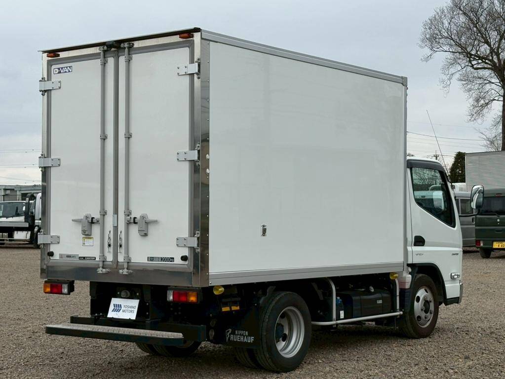三菱ふそうキャンター冷凍車（冷蔵車）小型（2t・3t）[写真03]