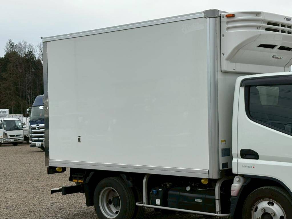 三菱ふそうキャンター冷凍車（冷蔵車）小型（2t・3t）[写真04]