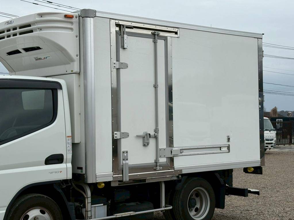 三菱ふそうキャンター冷凍車（冷蔵車）小型（2t・3t）[写真05]
