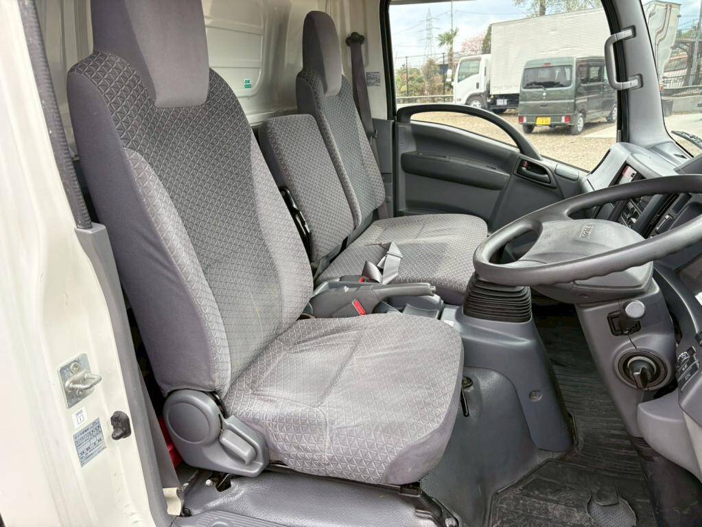 いすゞエルフ冷凍車（冷蔵車）小型（2t・3t）[写真19]