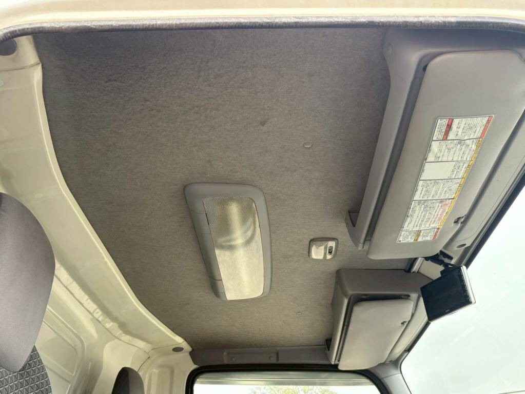 いすゞエルフ冷凍車（冷蔵車）小型（2t・3t）[写真22]