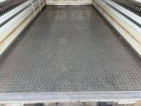 いすゞエルフ冷凍車（冷蔵車）小型（2t・3t）[写真09]