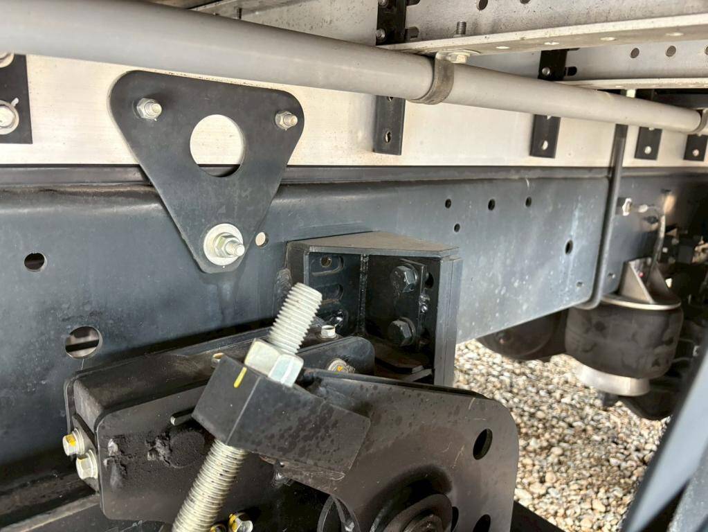 日野レンジャーアルミウイング中型（4t）[写真15]