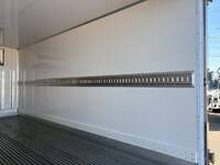 いすゞエルフ冷凍車（冷蔵車）小型（2t・3t）[写真11]