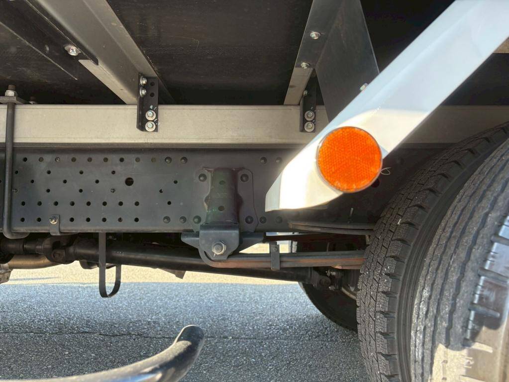 いすゞエルフ冷凍車（冷蔵車）小型（2t・3t）[写真12]