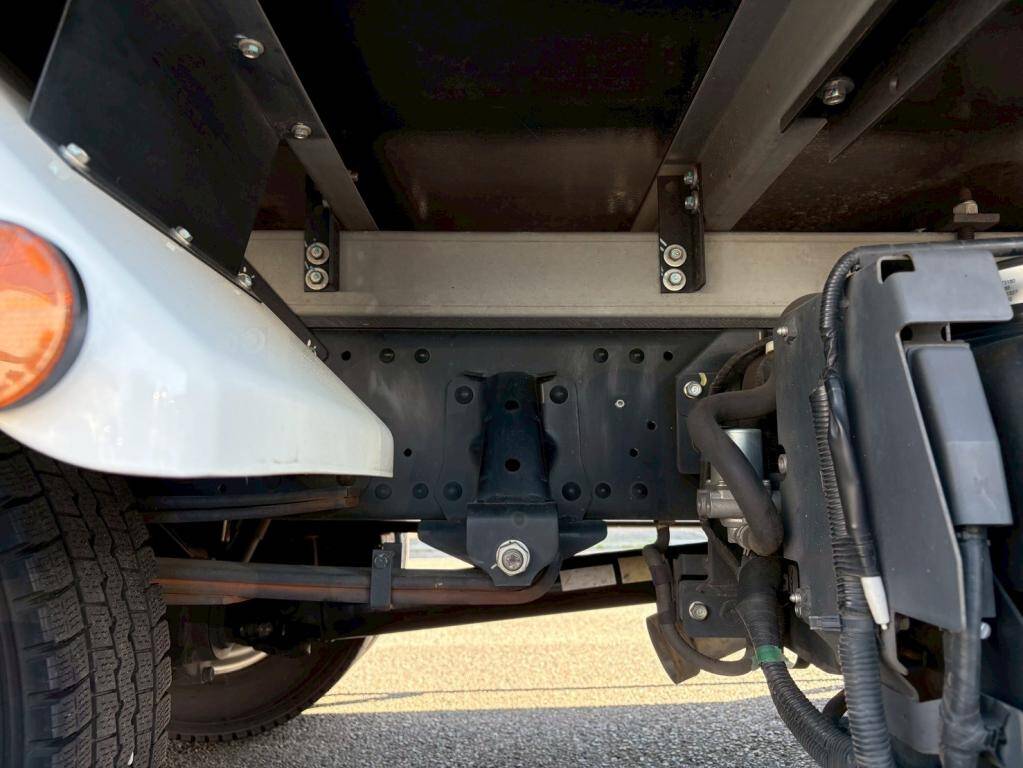 いすゞエルフ冷凍車（冷蔵車）小型（2t・3t）[写真13]