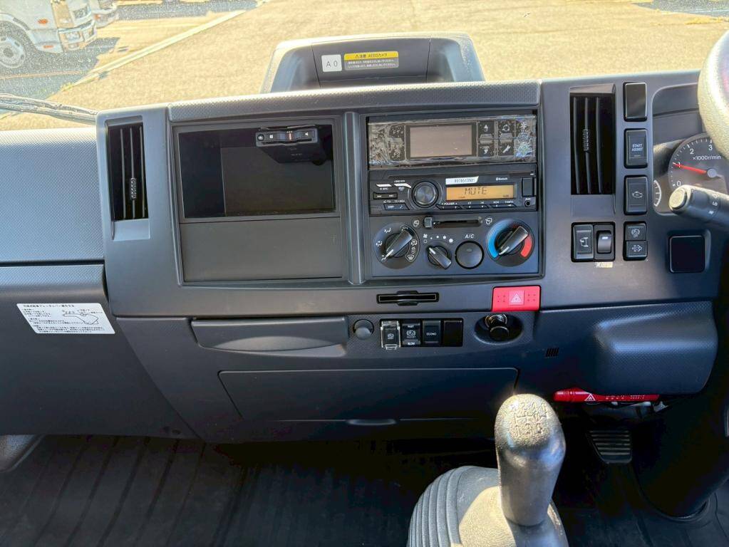 いすゞエルフ冷凍車（冷蔵車）小型（2t・3t）[写真19]