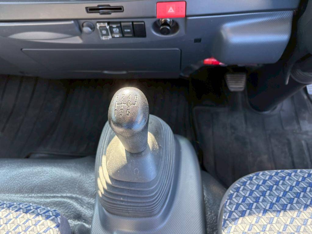 いすゞエルフ冷凍車（冷蔵車）小型（2t・3t）[写真20]