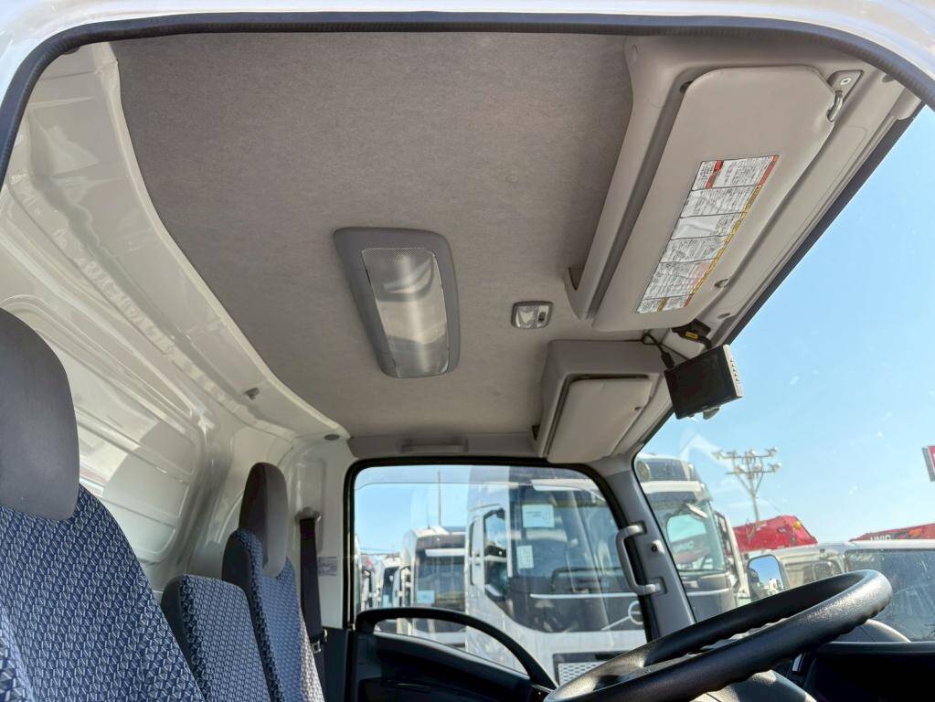 いすゞエルフ冷凍車（冷蔵車）小型（2t・3t）[写真21]