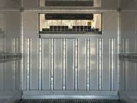 いすゞエルフ冷凍車（冷蔵車）小型（2t・3t）[写真08]