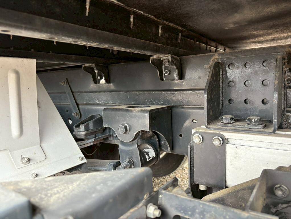 日野デュトロアルミバン小型（2t・3t）[写真15]