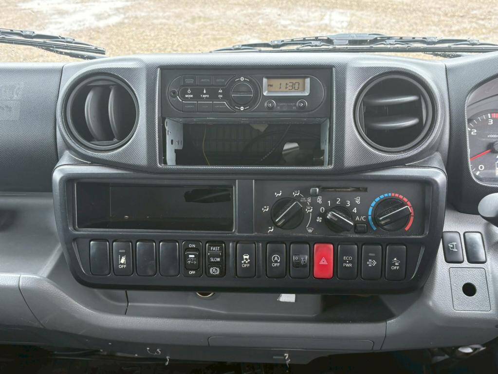 日野デュトロアルミバン小型（2t・3t）[写真21]