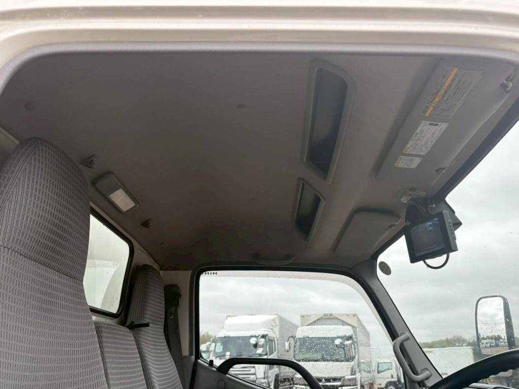 日野デュトロアルミバン小型（2t・3t）[写真23]