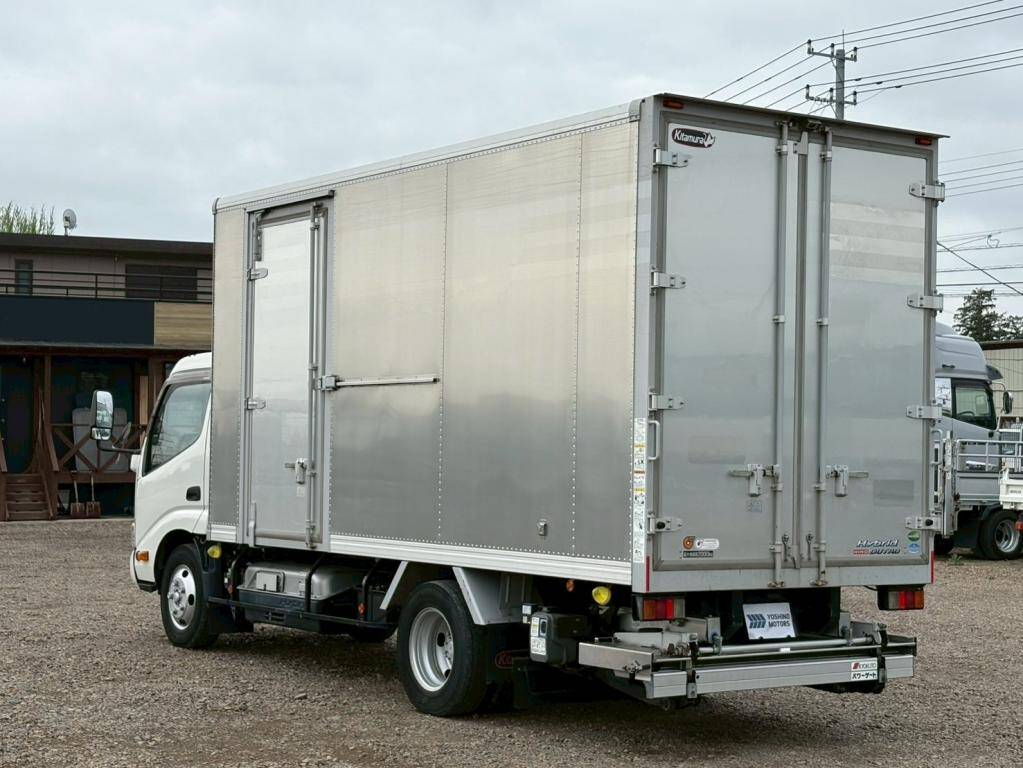 日野デュトロアルミバン小型（2t・3t）[写真03]