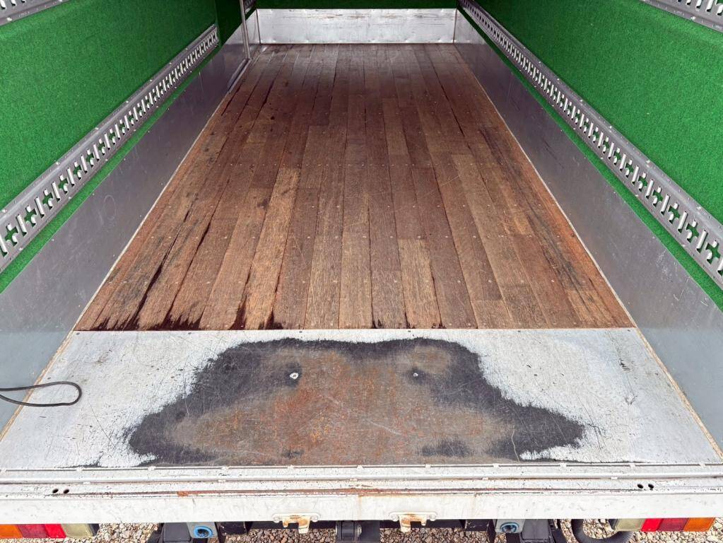 日野デュトロアルミバン小型（2t・3t）[写真08]