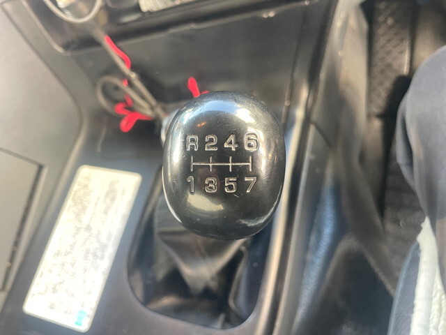 三菱ふそうスーパーグレートダンプ大型（10t）[写真32]