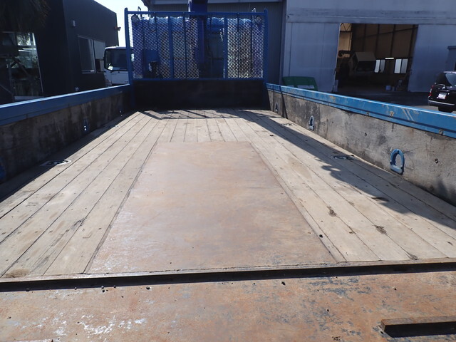 UDトラックスコンドルセルフクレーン4段中型（4t）[写真17]