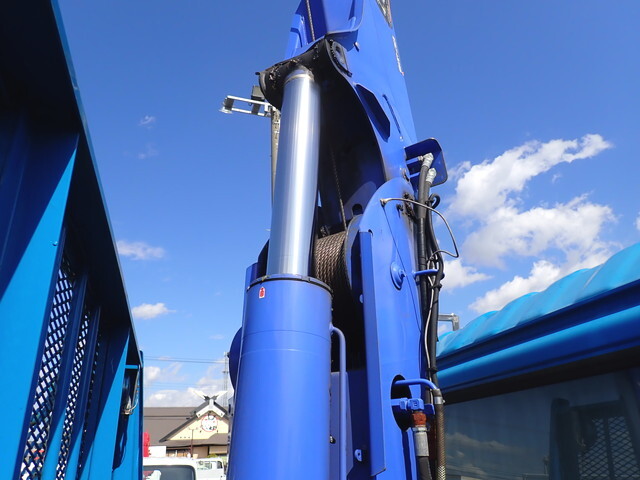 UDトラックスコンドルセルフクレーン4段中型（4t）[写真23]