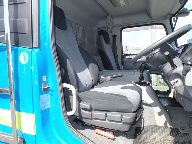 UDトラックスコンドルセルフクレーン4段中型（4t）[写真34]