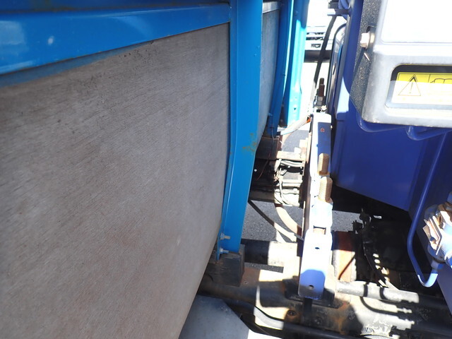 UDトラックスコンドルセルフクレーン4段中型（4t）[写真39]