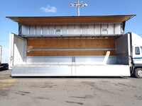 いすゞギガアルミウイング大型（10t）[写真12]