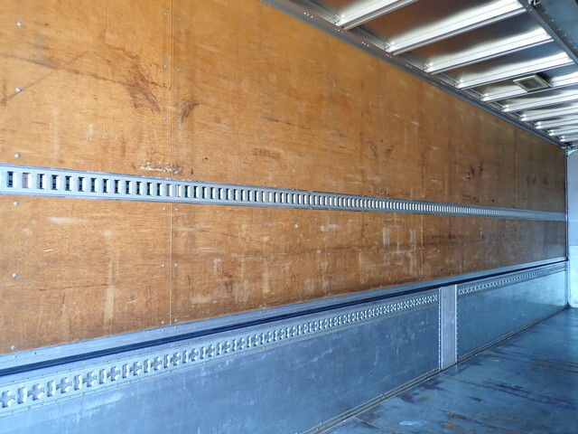 いすゞギガアルミウイング大型（10t）[写真17]