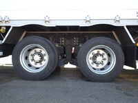 いすゞギガアルミウイング大型（10t）[写真24]