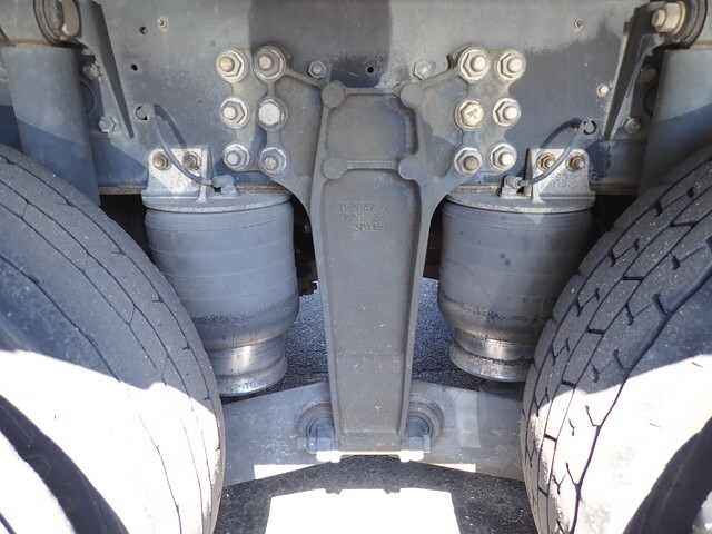 いすゞギガアルミウイング大型（10t）[写真24]