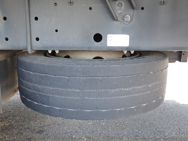 いすゞギガアルミウイング大型（10t）[写真25]