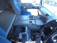 いすゞギガアルミウイング大型（10t）[写真29]