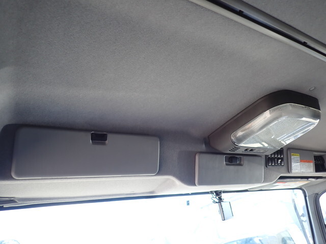 いすゞギガアルミウイング大型（10t）[写真31]