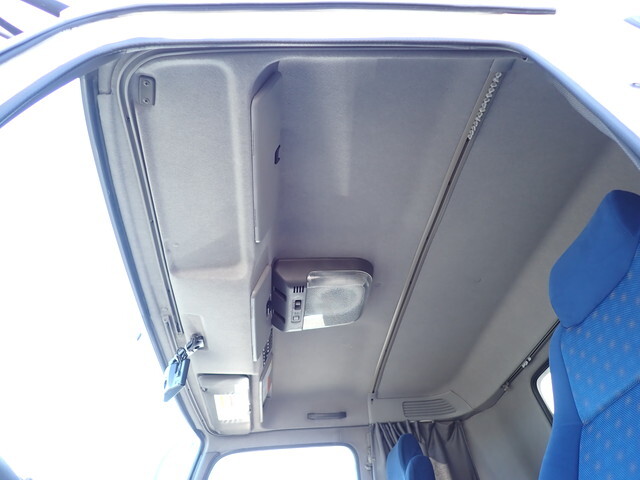 いすゞギガアルミウイング大型（10t）[写真33]