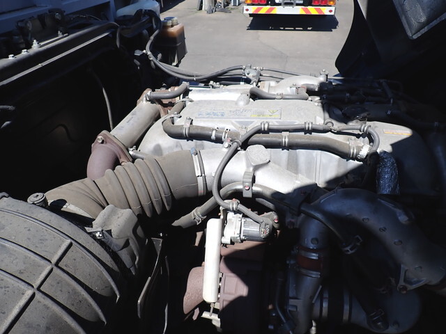 いすゞギガアルミウイング大型（10t）[写真36]