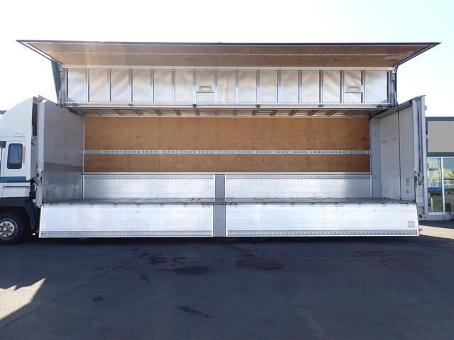 いすゞギガアルミウイング大型（10t）[写真09]